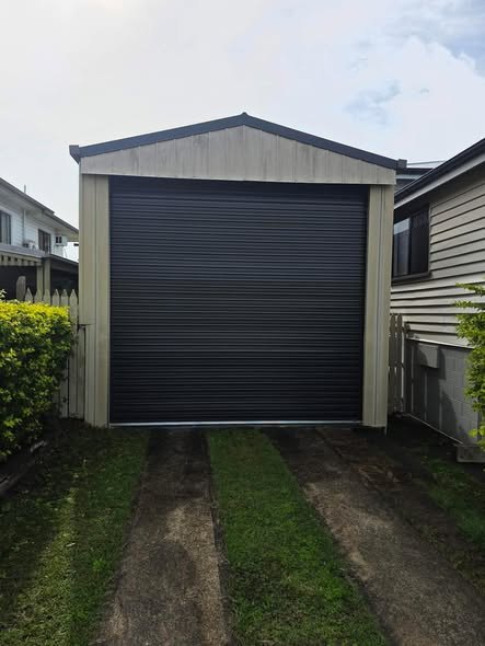 Charcoal roller door secured and working again after an emergency callout